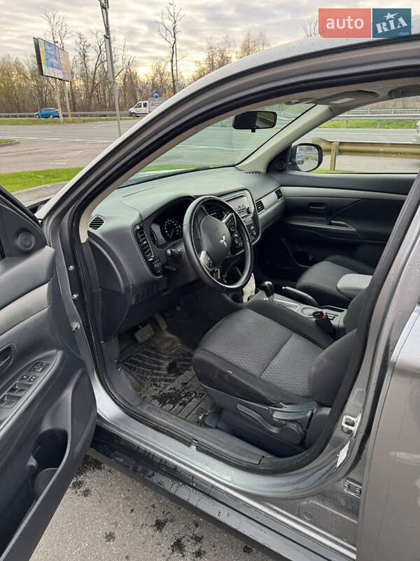 Внедорожник / Кроссовер Mitsubishi Outlander 2014 в Борисполе
