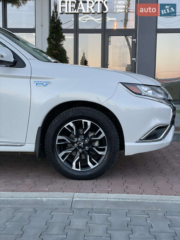 Внедорожник / Кроссовер Mitsubishi Outlander 2017 в Киеве фото 7 Внедорожник / Кроссовер Mitsubishi Outlander 2017 в Киеве