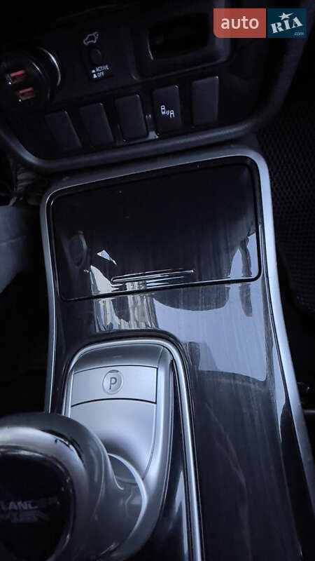 Внедорожник / Кроссовер Mitsubishi Outlander 2017 в Киеве фото 57 Внедорожник / Кроссовер Mitsubishi Outlander 2017 в Киеве