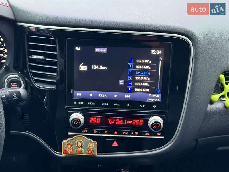 Позашляховик / Кросовер Mitsubishi Outlander 2020 в Києві