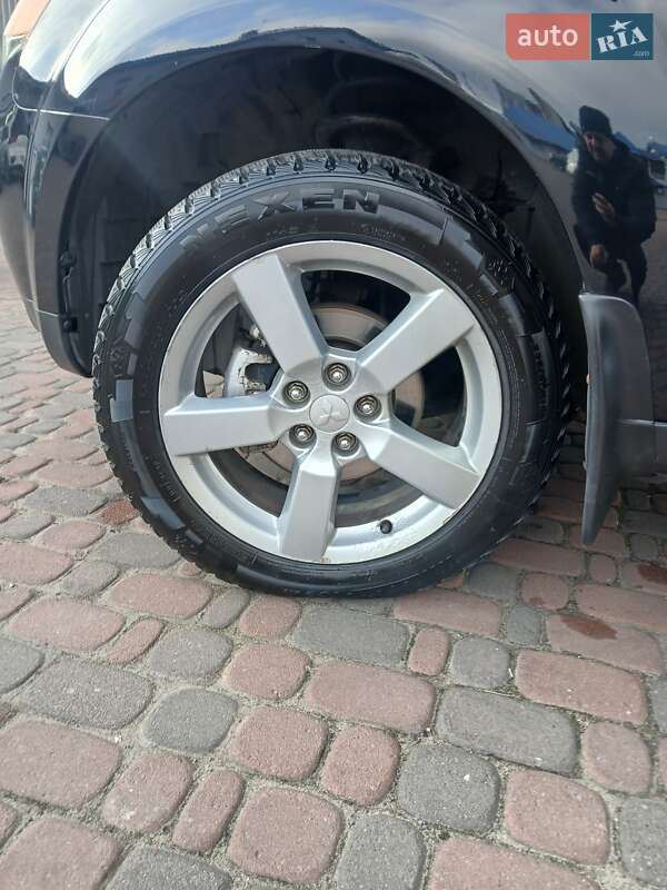 Позашляховик / Кросовер Mitsubishi Outlander 2008 в Рівному