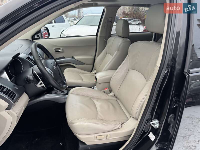 Внедорожник / Кроссовер Mitsubishi Outlander 2008 в Киеве