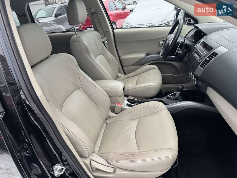Внедорожник / Кроссовер Mitsubishi Outlander 2008 в Киеве