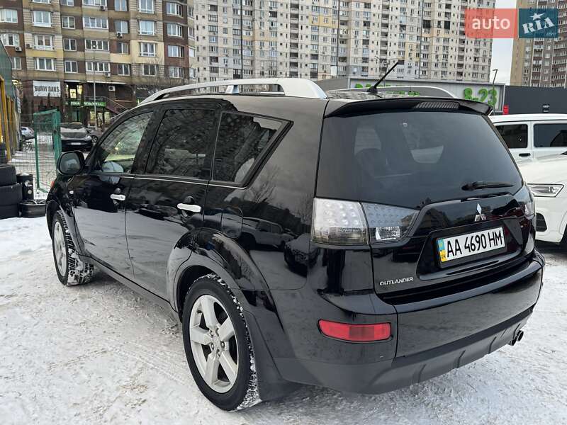 Внедорожник / Кроссовер Mitsubishi Outlander 2008 в Киеве