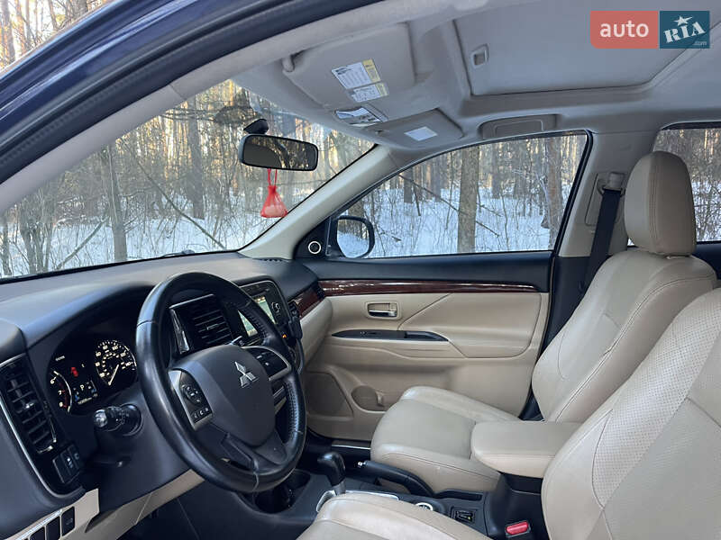 Внедорожник / Кроссовер Mitsubishi Outlander 2014 в Ахтырке фото 10 Внедорожник / Кроссовер Mitsubishi Outlander 2014 в Ахтырке