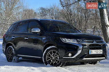 Внедорожник / Кроссовер Mitsubishi Outlander 2015 в Кобеляках
