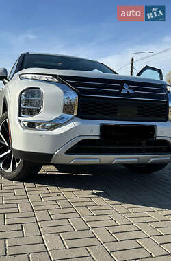 Внедорожник / Кроссовер Mitsubishi Outlander 2021 в Запорожье