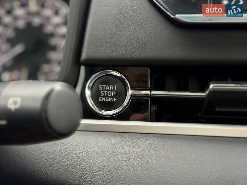 Внедорожник / Кроссовер Mitsubishi Outlander 2022 в Кривом Роге