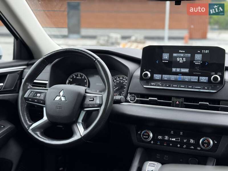 Внедорожник / Кроссовер Mitsubishi Outlander 2022 в Кривом Роге