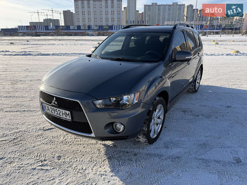 Mitsubishi Outlander 2012