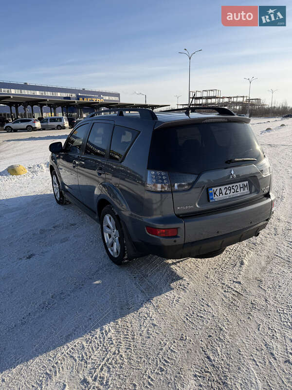 Внедорожник / Кроссовер Mitsubishi Outlander 2012 в Киеве фото 3 Внедорожник / Кроссовер Mitsubishi Outlander 2012 в Киеве