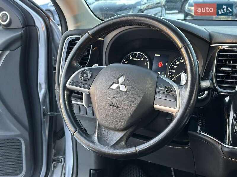 Внедорожник / Кроссовер Mitsubishi Outlander 2013 в Харькове