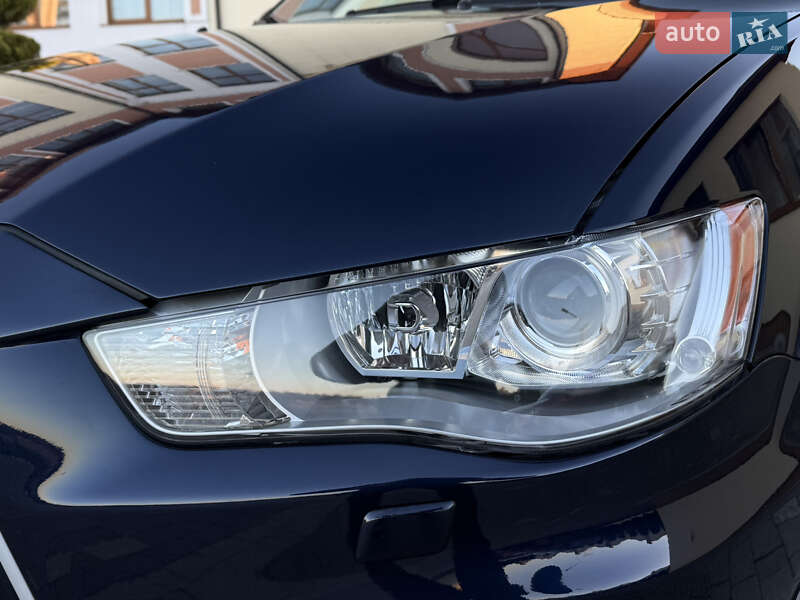 Внедорожник / Кроссовер Mitsubishi Outlander 2010 в Дрогобыче