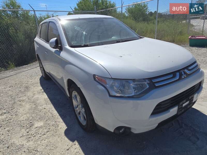 Mitsubishi Outlander 2013