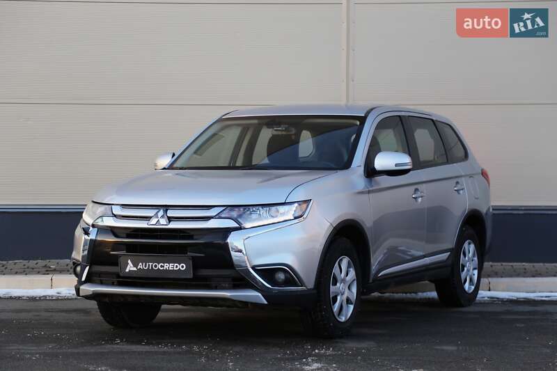 Внедорожник / Кроссовер Mitsubishi Outlander 2017 в Киеве