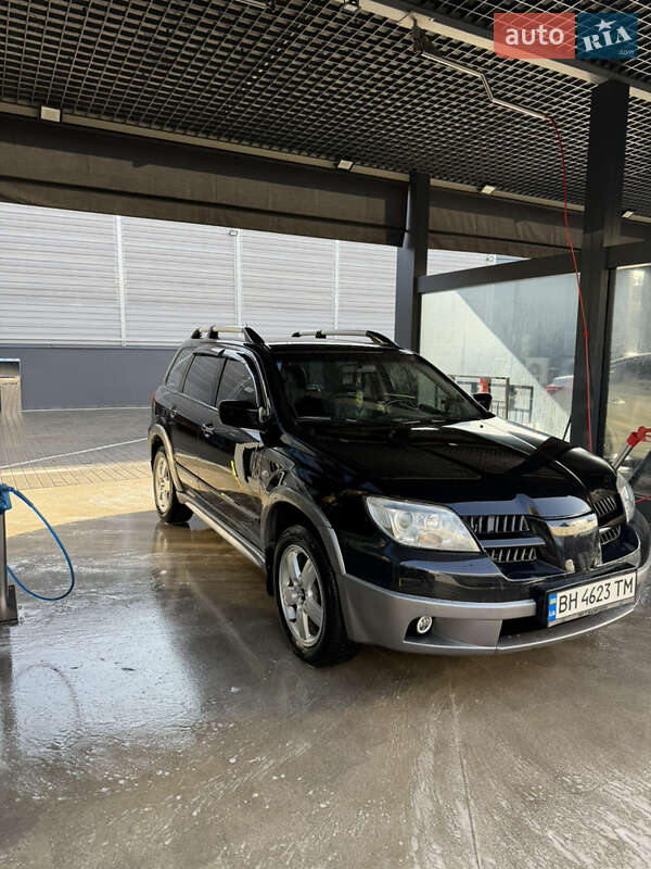 Позашляховик / Кросовер Mitsubishi Outlander 2005 в Петропавлівці фото 3 Позашляховик / Кросовер Mitsubishi Outlander 2005 в Петропавлівці