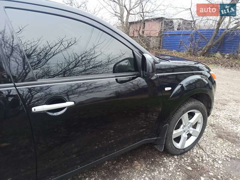 Внедорожник / Кроссовер Mitsubishi Outlander 2007 в Каменском