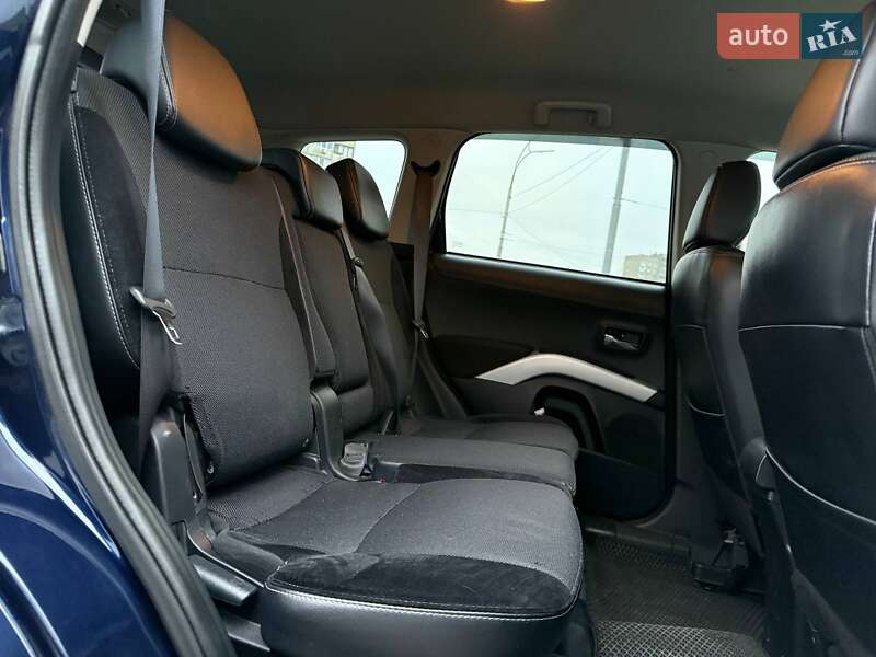 Внедорожник / Кроссовер Mitsubishi Outlander 2010 в Киеве