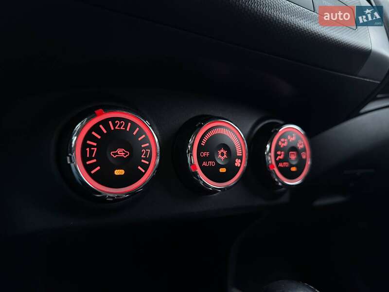 Внедорожник / Кроссовер Mitsubishi Outlander 2010 в Киеве