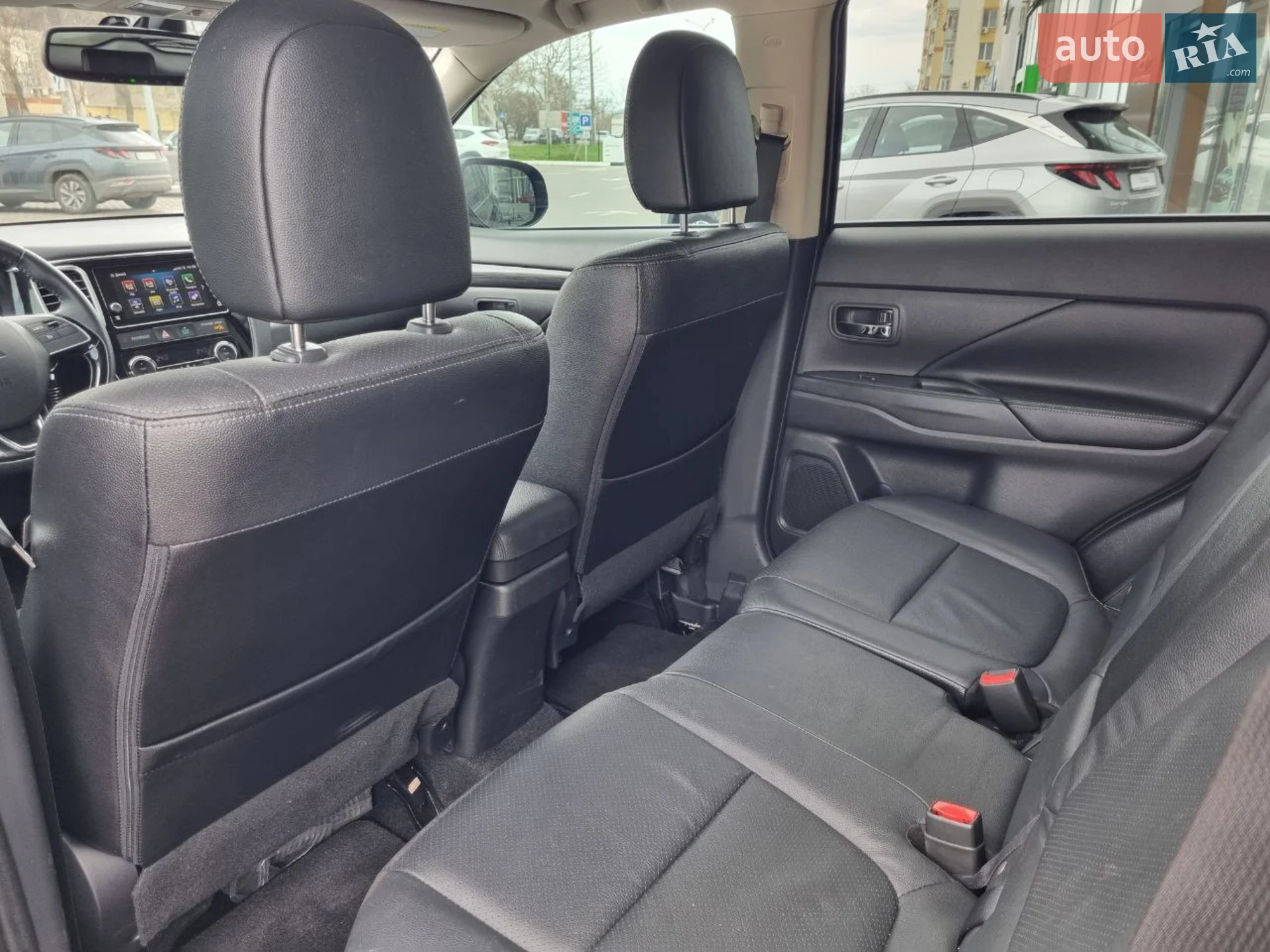 2018 Mitsubishi Outlander - мініатюра 11