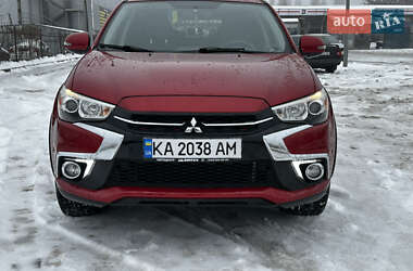 Позашляховик / Кросовер Mitsubishi Outlander 2017 в Києві