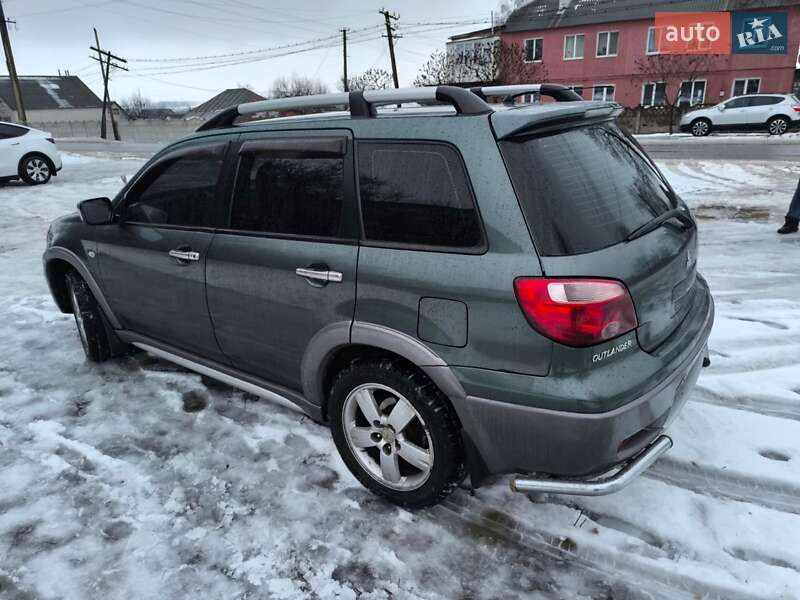 Внедорожник / Кроссовер Mitsubishi Outlander 2006 в Валках