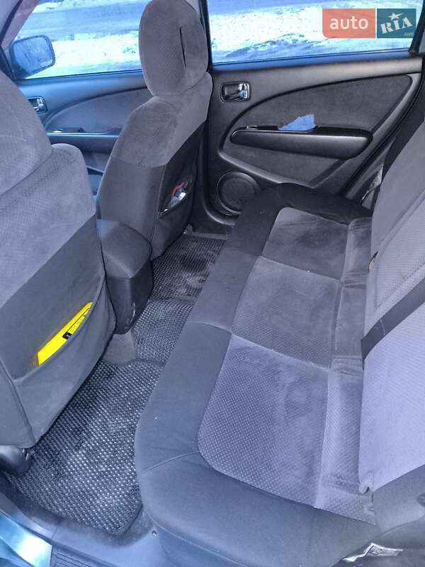 Внедорожник / Кроссовер Mitsubishi Outlander 2006 в Валках