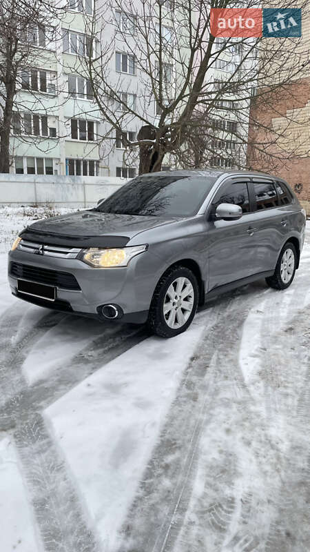 Mitsubishi Outlander 2014