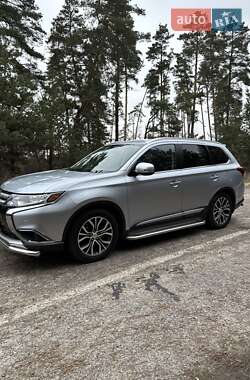 Позашляховик / Кросовер Mitsubishi Outlander 2015 в Черкасах