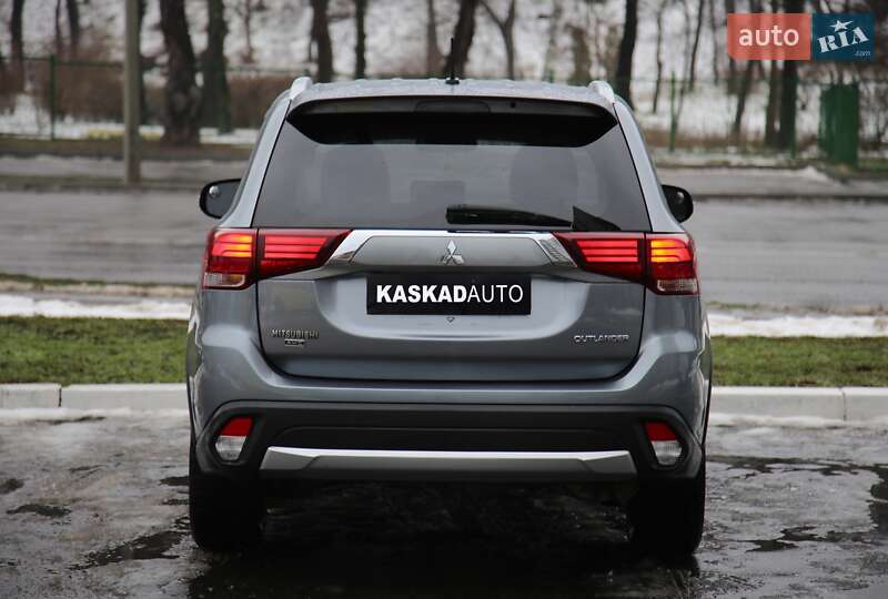 Внедорожник / Кроссовер Mitsubishi Outlander 2016 в Харькове фото 5 Внедорожник / Кроссовер Mitsubishi Outlander 2016 в Харькове