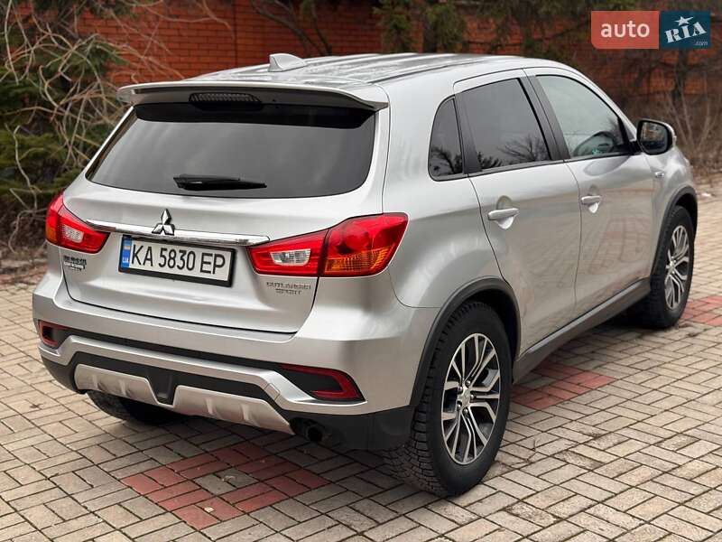 Внедорожник / Кроссовер Mitsubishi Outlander 2018 в Запорожье