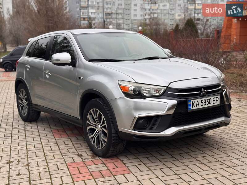 Внедорожник / Кроссовер Mitsubishi Outlander 2018 в Запорожье