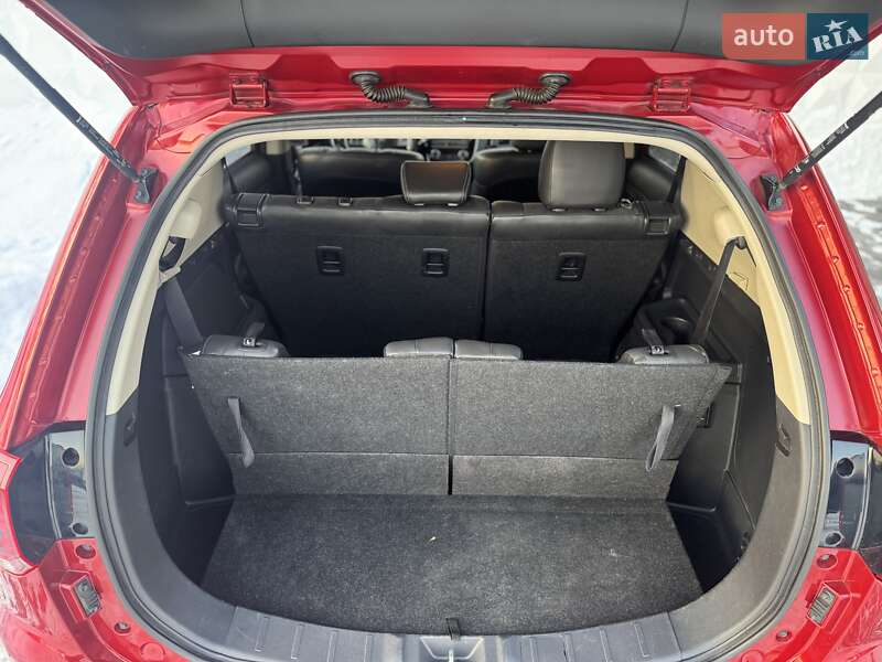 Внедорожник / Кроссовер Mitsubishi Outlander 2019 в Киеве