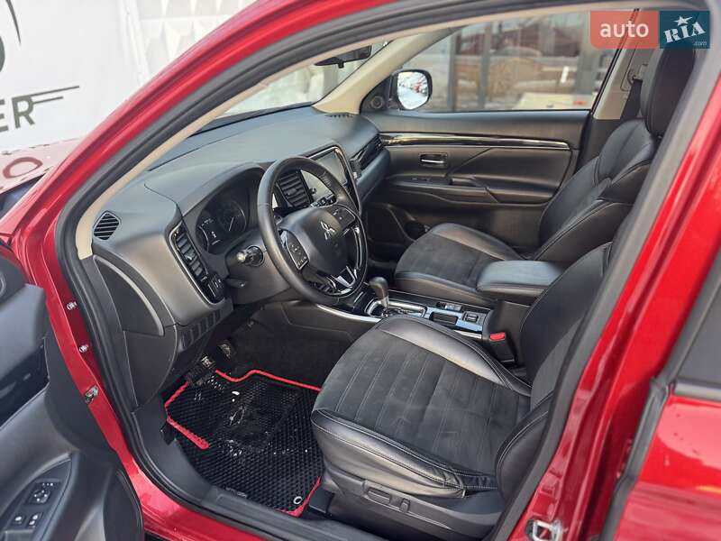 Внедорожник / Кроссовер Mitsubishi Outlander 2019 в Киеве