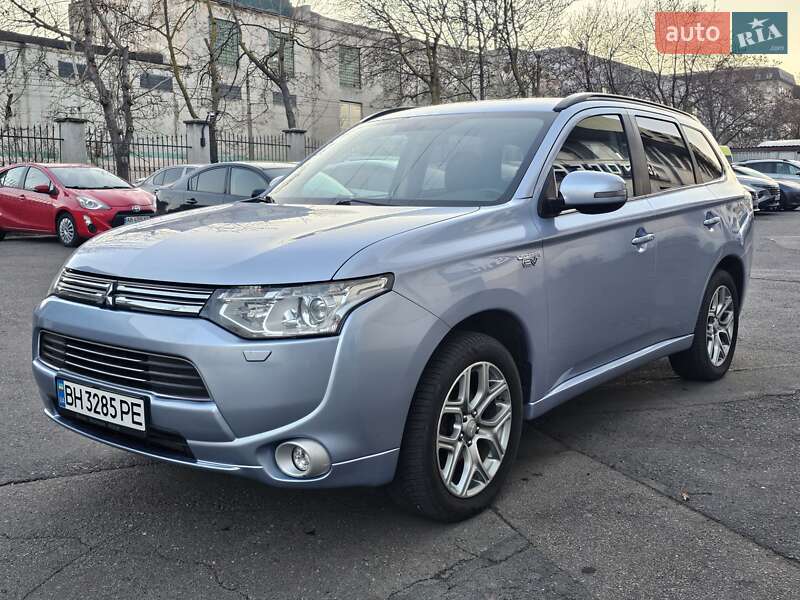 Mitsubishi Outlander 2014