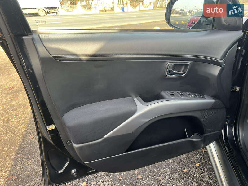 Внедорожник / Кроссовер Mitsubishi Outlander 2010 в Ивано-Франковске фото 18 Внедорожник / Кроссовер Mitsubishi Outlander 2010 в Ивано-Франковске