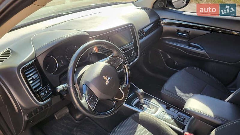 Внедорожник / Кроссовер Mitsubishi Outlander 2018 в Днепре
