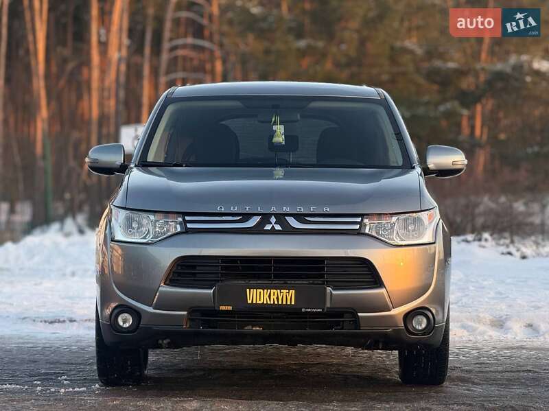Внедорожник / Кроссовер Mitsubishi Outlander 2013 в Киеве