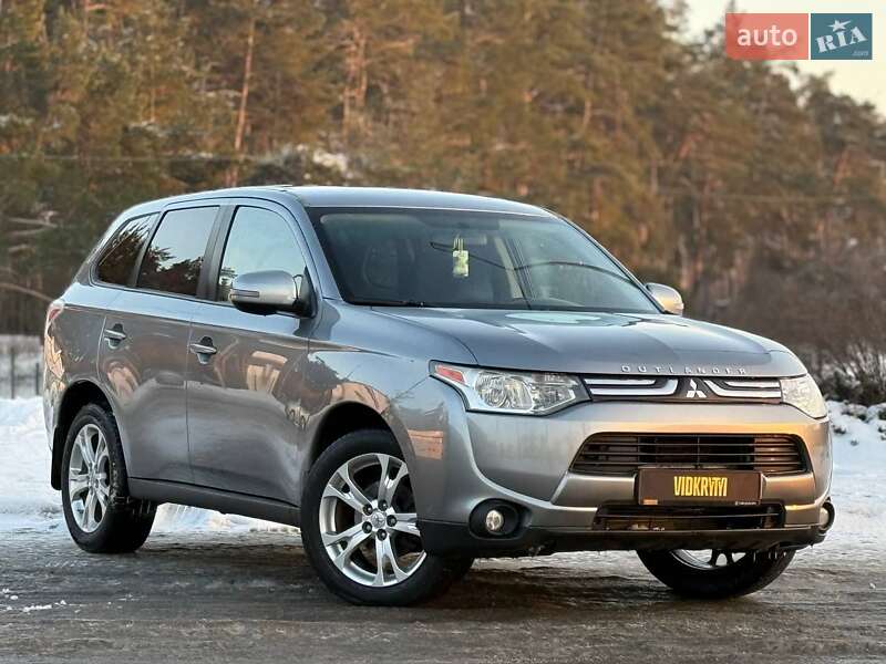 Внедорожник / Кроссовер Mitsubishi Outlander 2013 в Киеве