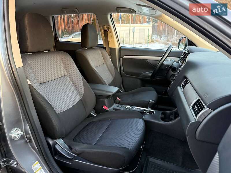 Внедорожник / Кроссовер Mitsubishi Outlander 2013 в Киеве