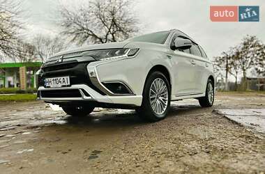 Внедорожник / Кроссовер Mitsubishi Outlander 2019 в Одессе