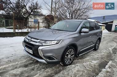 Внедорожник / Кроссовер Mitsubishi Outlander 2017 в Виноградове