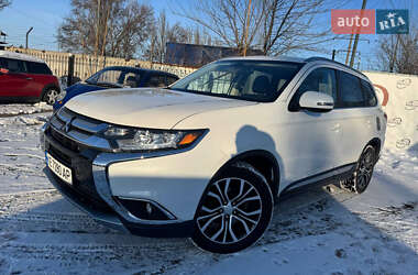 Внедорожник / Кроссовер Mitsubishi Outlander 2015 в Днепре