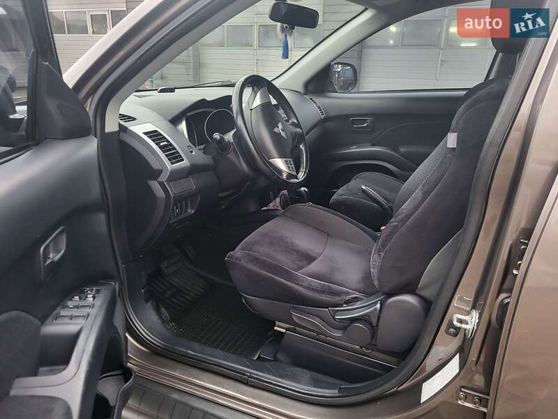 Внедорожник / Кроссовер Mitsubishi Outlander 2011 в Демидовке