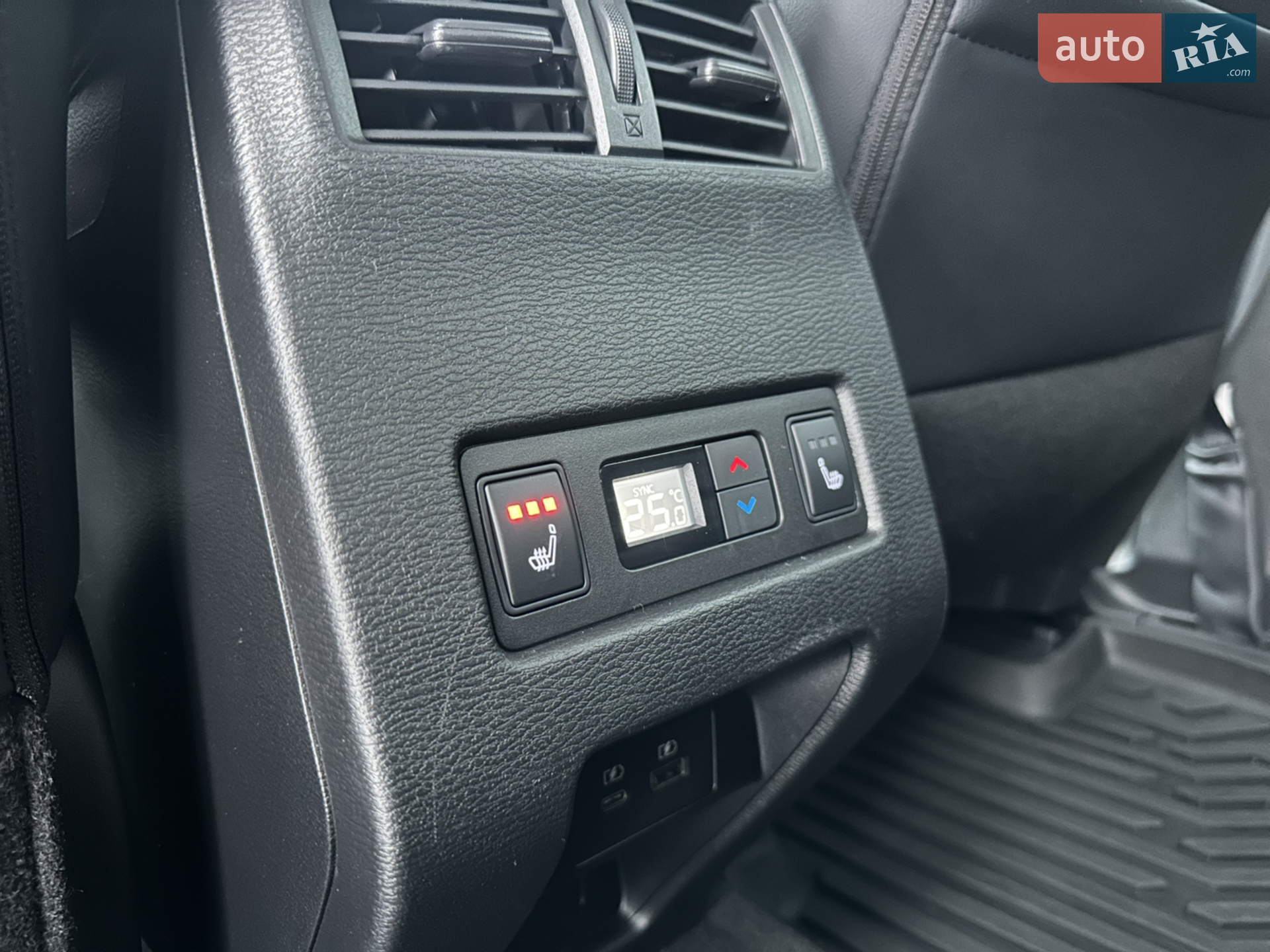 2022 Mitsubishi Outlander - мініатюра 31