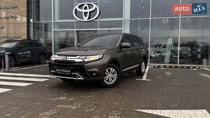 Mitsubishi Outlander 2023