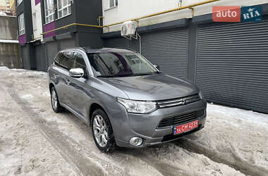 Позашляховик / Кросовер Mitsubishi Outlander 2013 в Хмельницькому