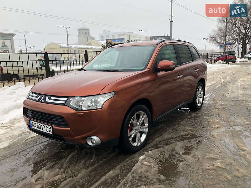 Mitsubishi Outlander 2012