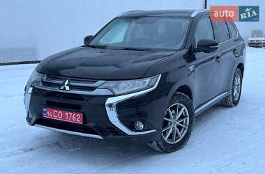 Внедорожник / Кроссовер Mitsubishi Outlander 2016 в Виннице