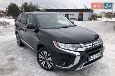 Внедорожник / Кроссовер Mitsubishi Outlander 2019 в Львове